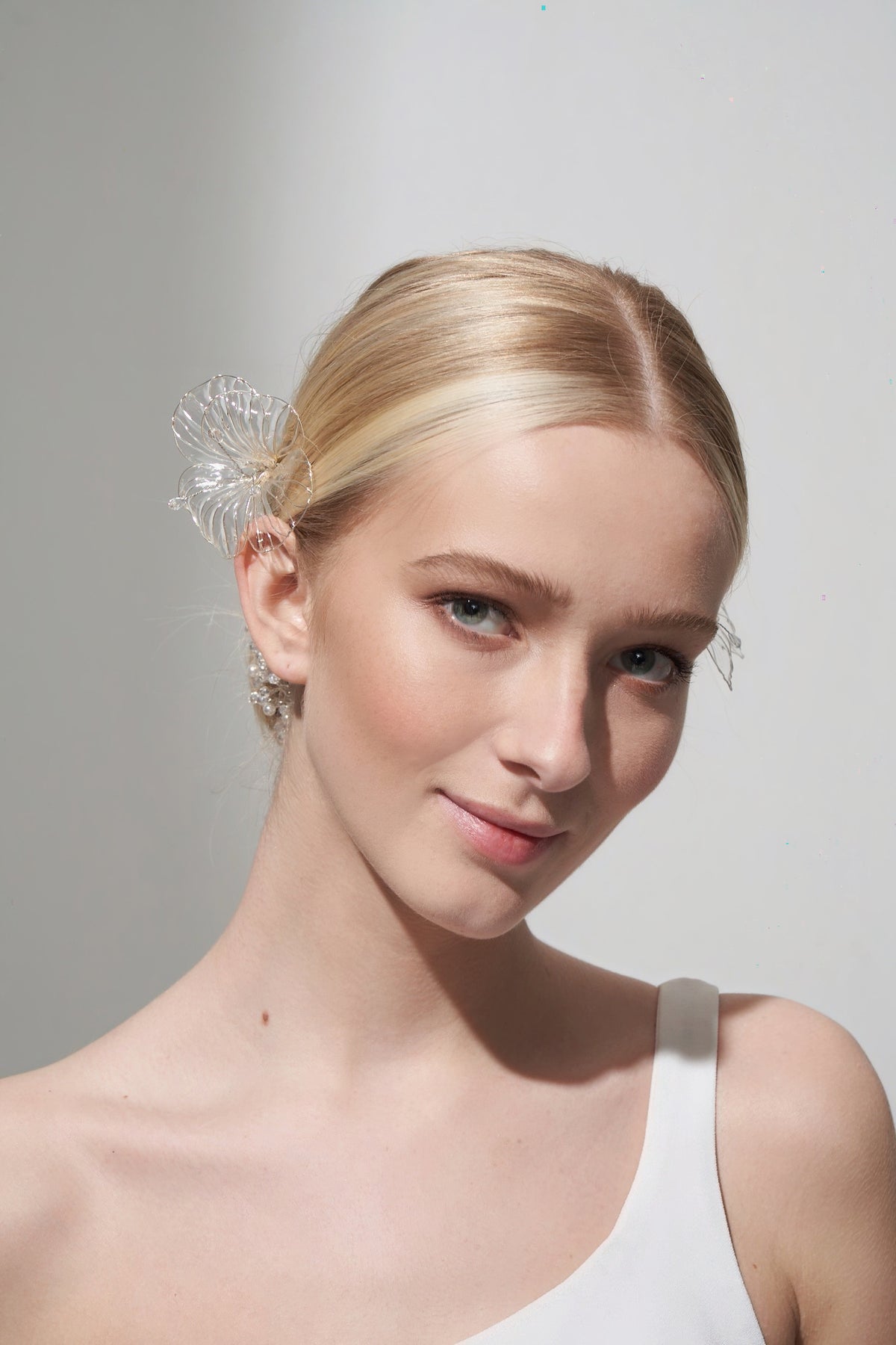 GLASS FLOWER PIN