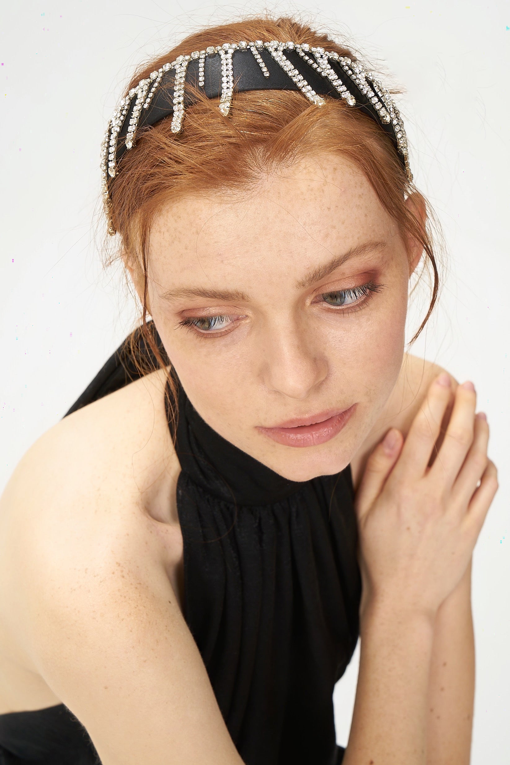 NILA BLACK HEADBAND