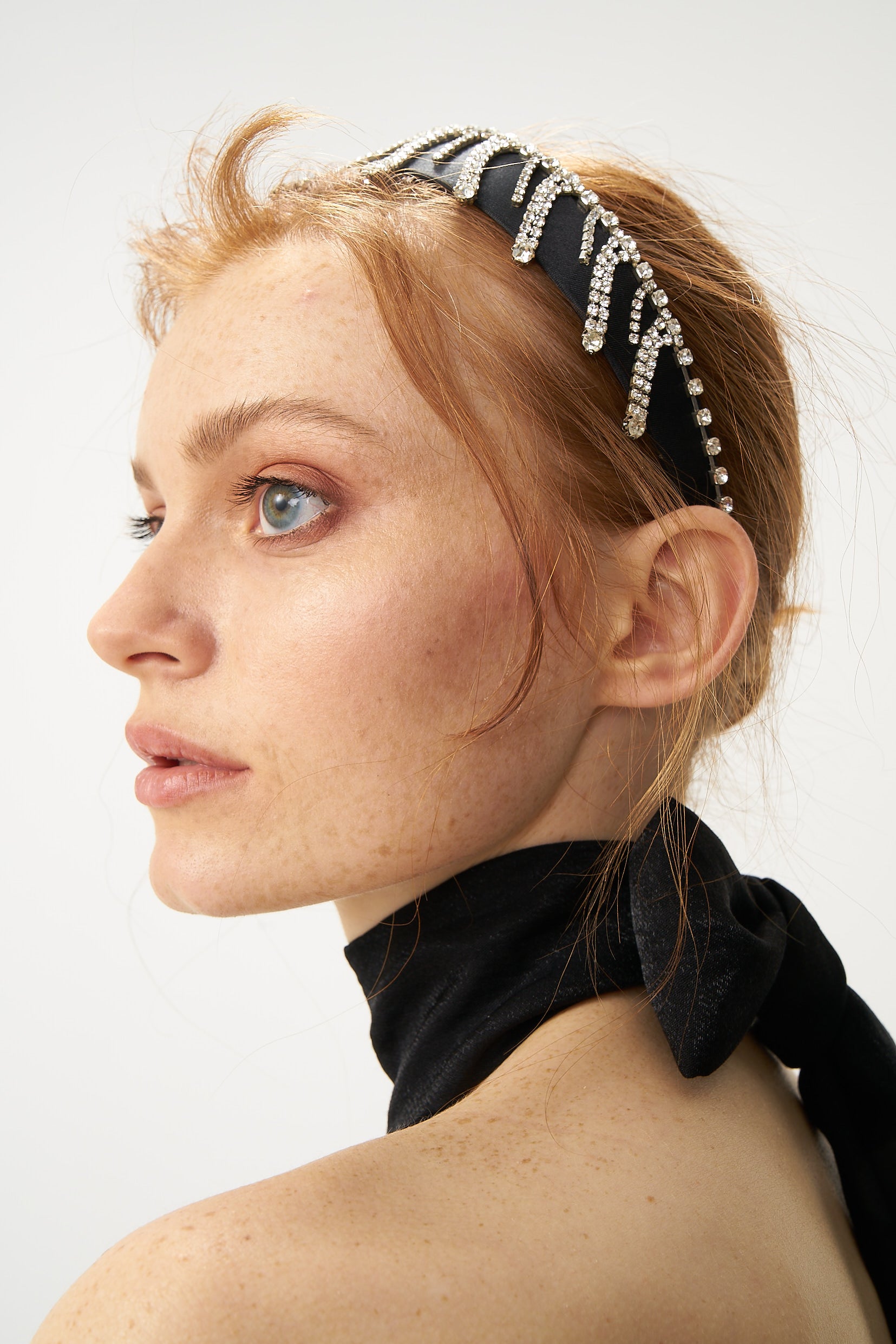 NILA BLACK HEADBAND