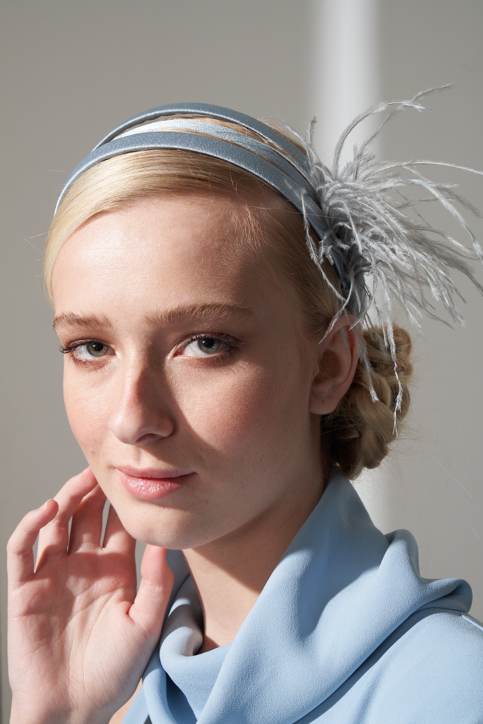 VERA BABY BLUE FEATHERED HEADBAND