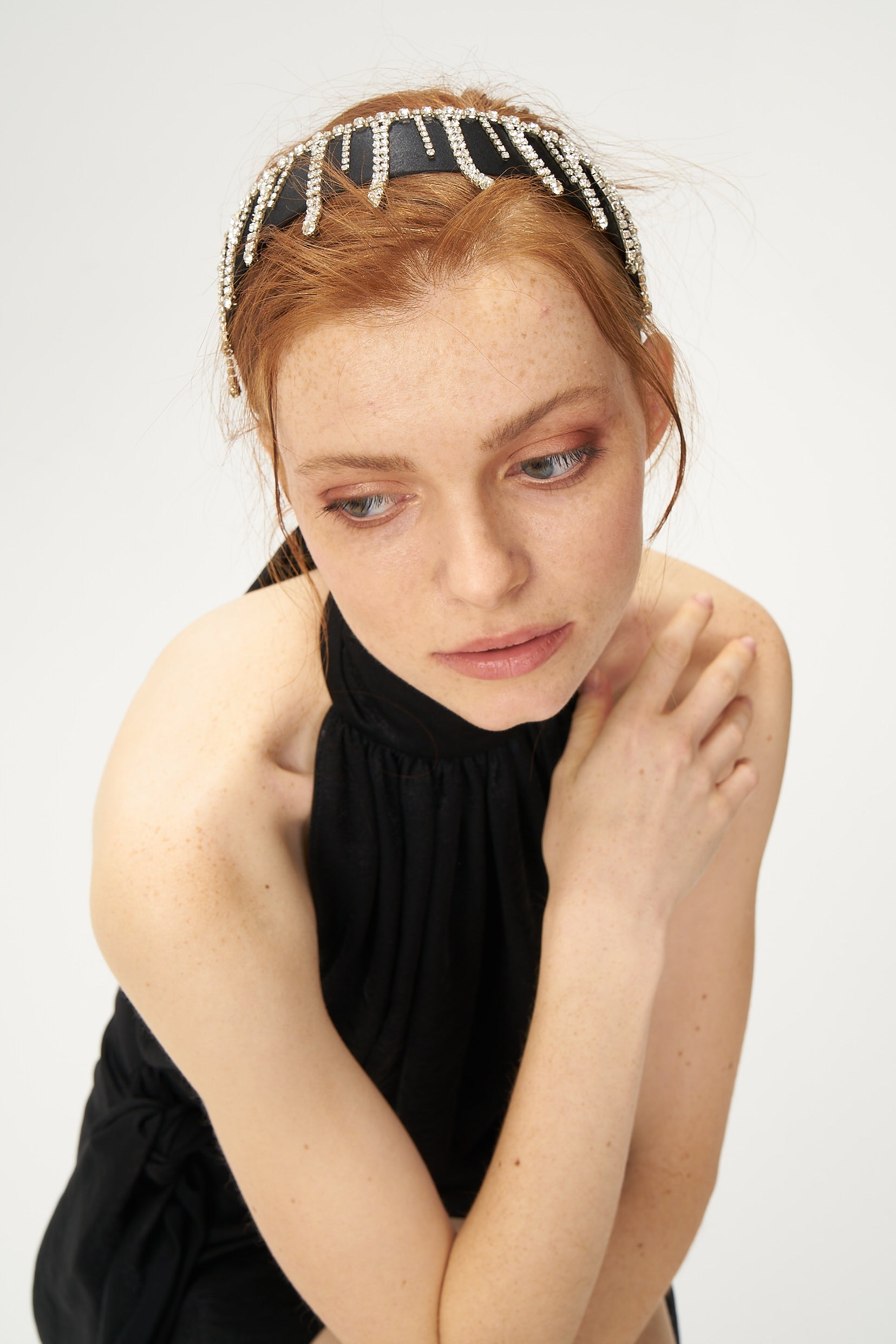 NILA BLACK HEADBAND