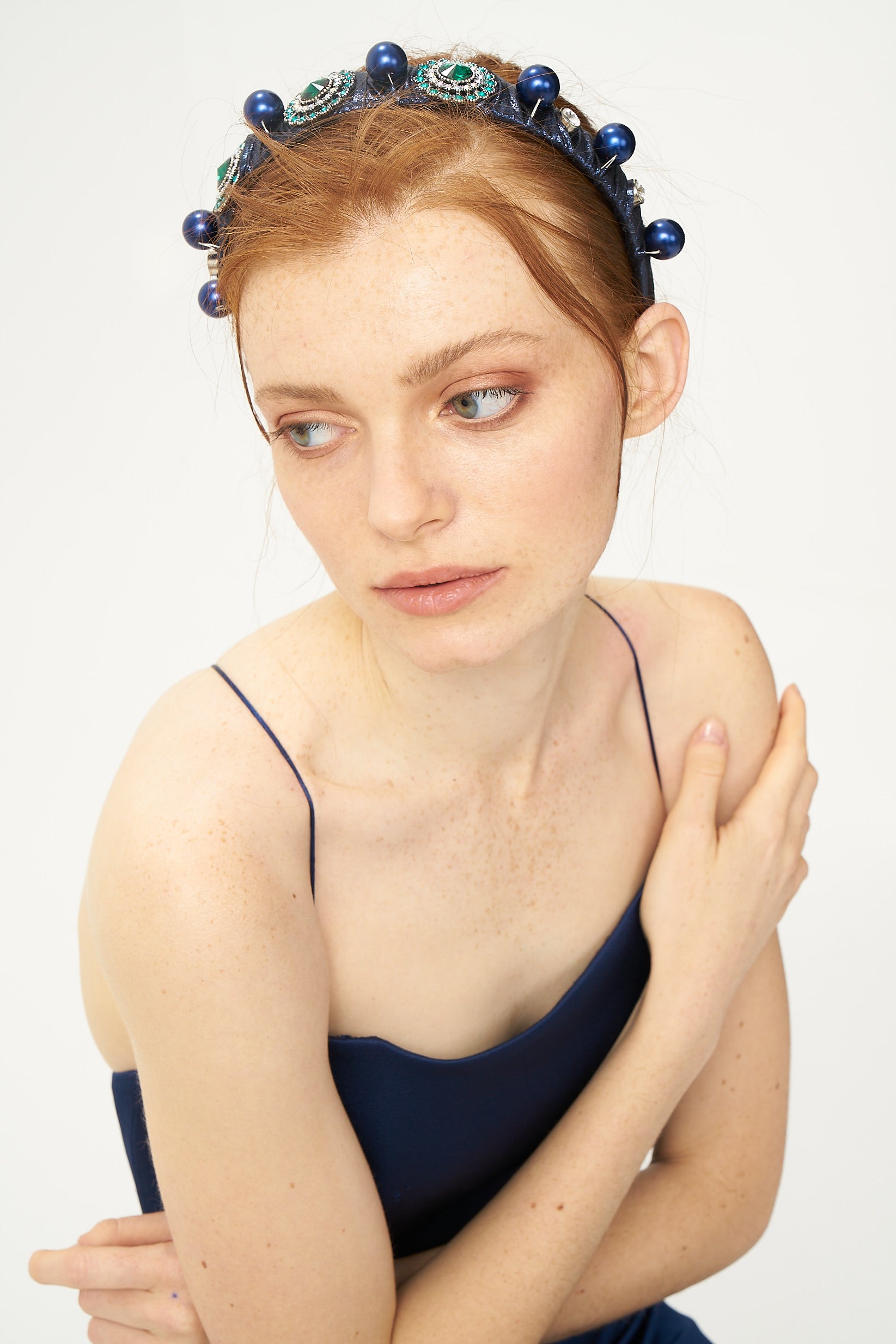 REGINA BLUE TAÇ