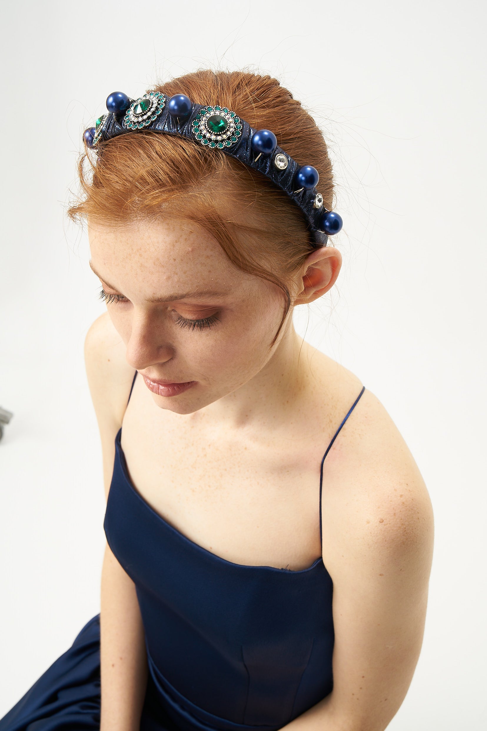 REGINA BLUE TAÇ