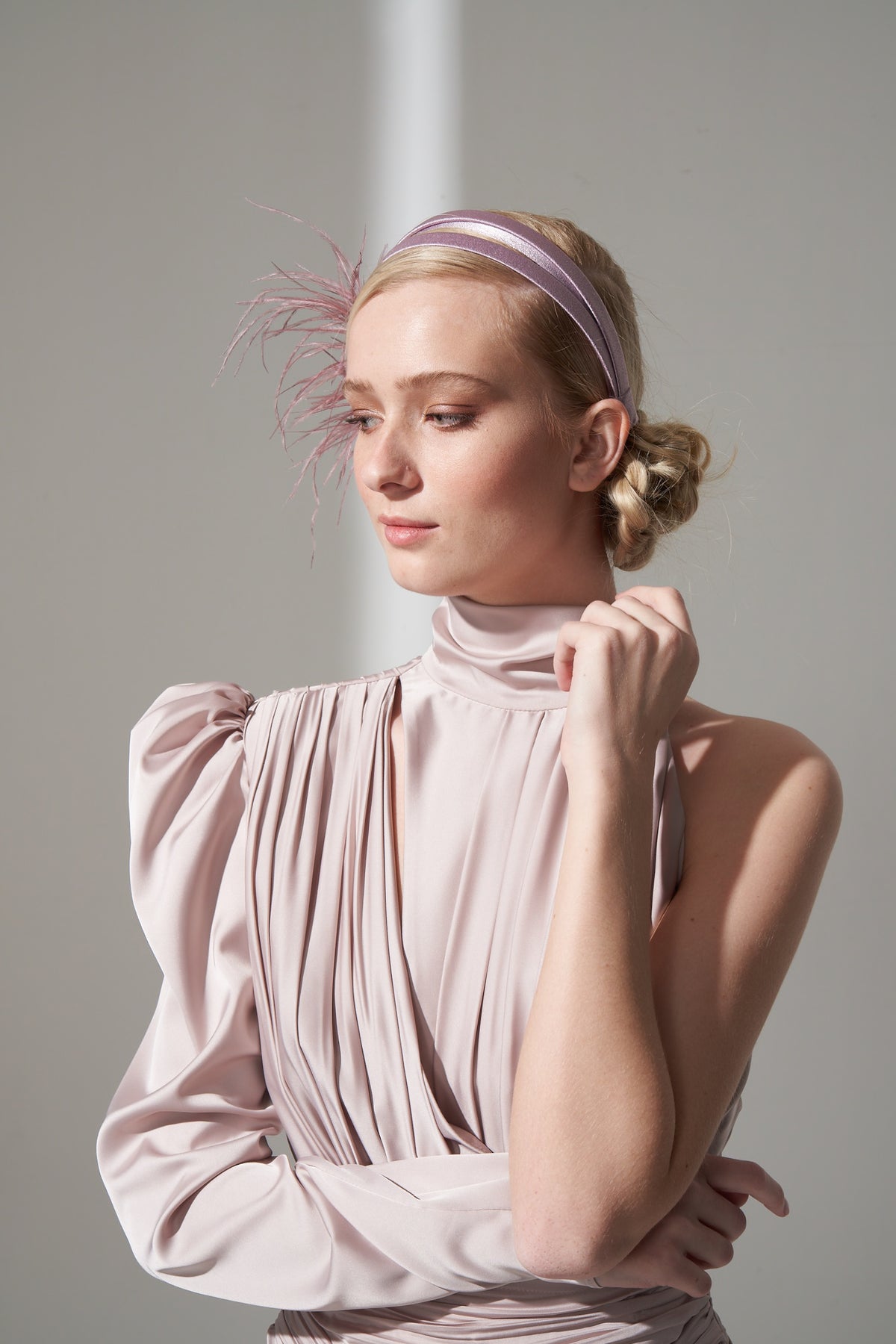 VERA PINK TÜYLÜ ŞERİT TAÇ
