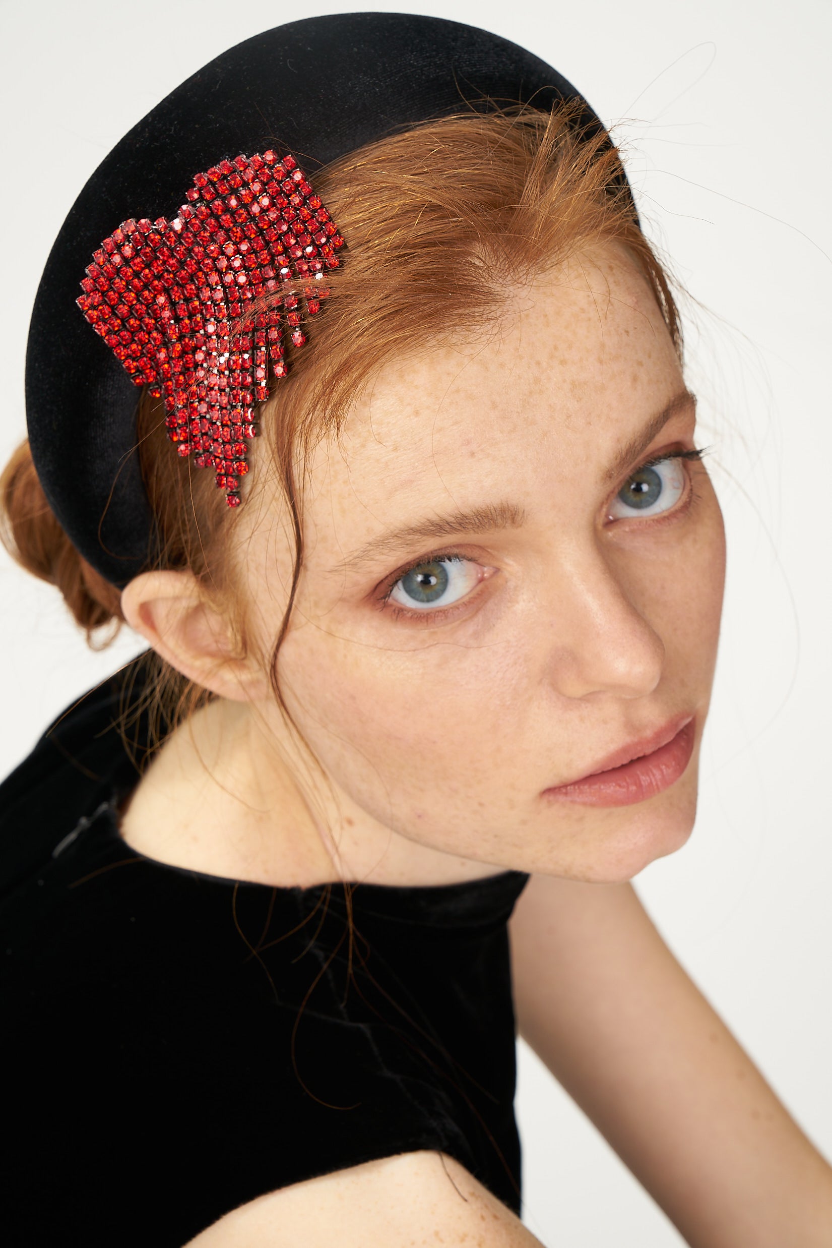 RED HEART SİYAH TAÇ